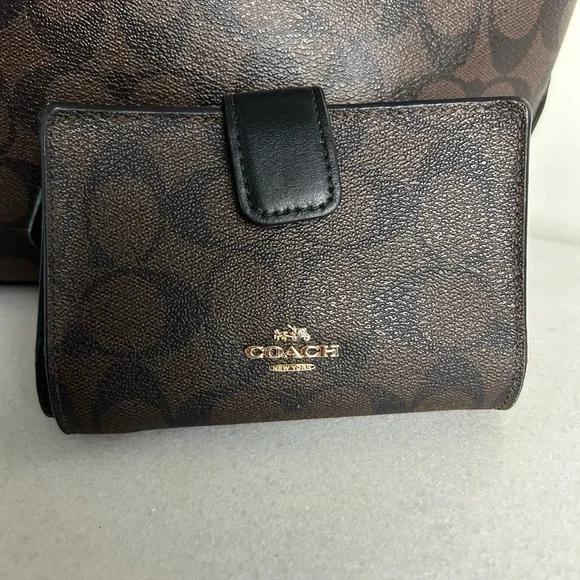 Coach Signature Brown and Black Tote with Wallet - Picture 2 of 16